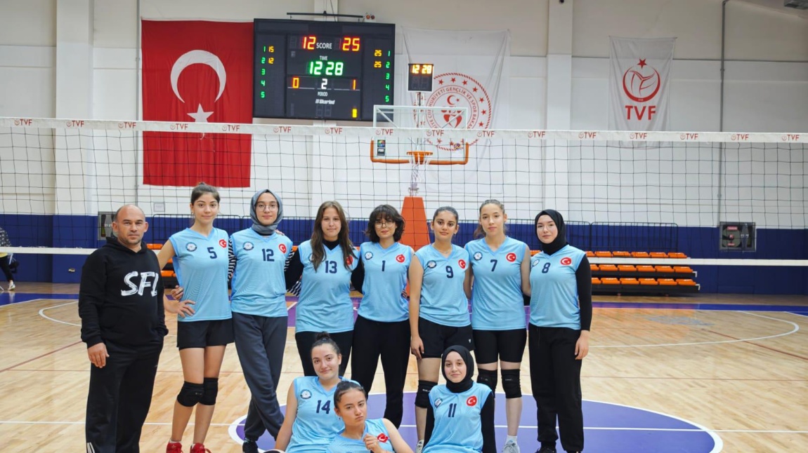 GENÇ KIZ VOLEYBOL TAKIMIMIZDAN GURUR VERİCİ GALİBİYET!