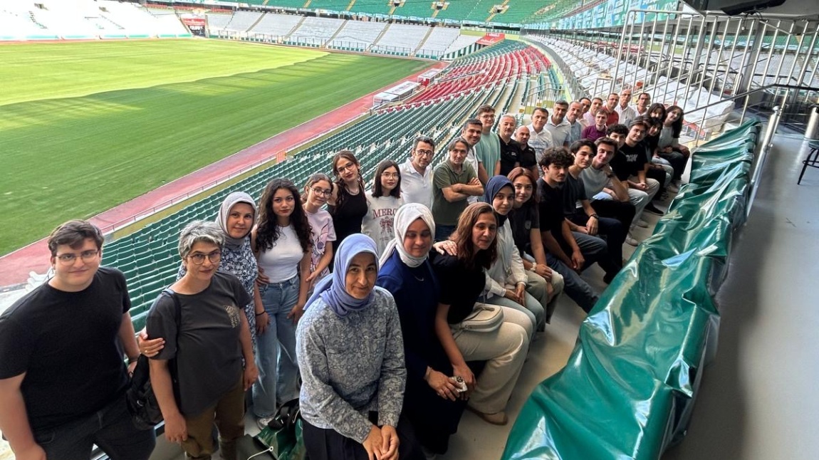 2025 YKS ÖNCESİ ÖĞRENCİLERİMİZLE MORAL YEMEĞİNDE BULUŞTUK